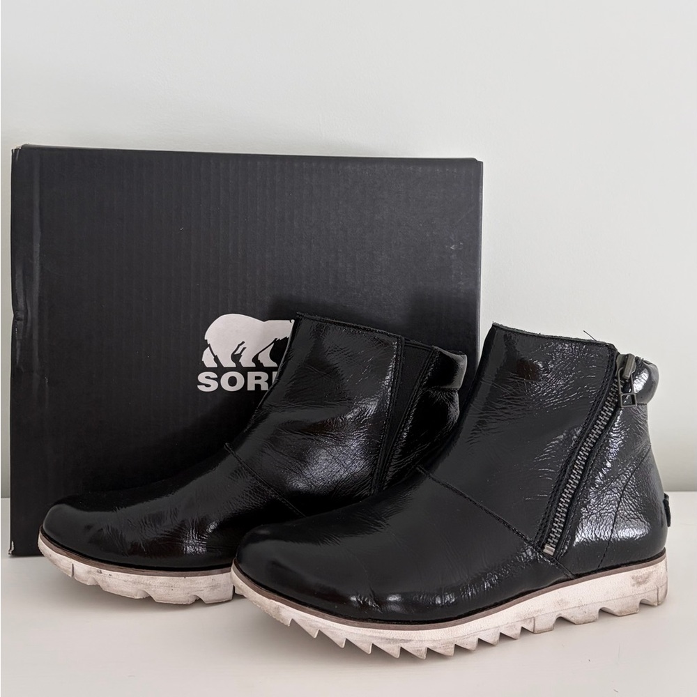 Sorel boots size 8 - Picture 8 of 12